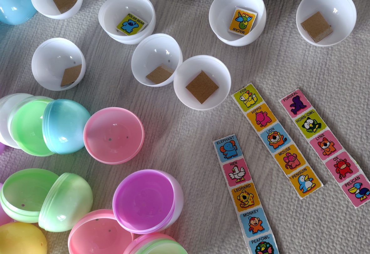 アドベントカレンダーガチャ作成、中身