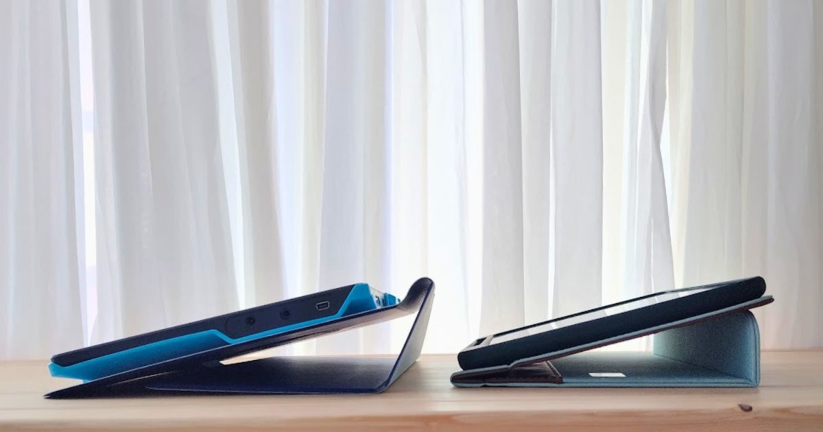 タブレットを横から見た画像。